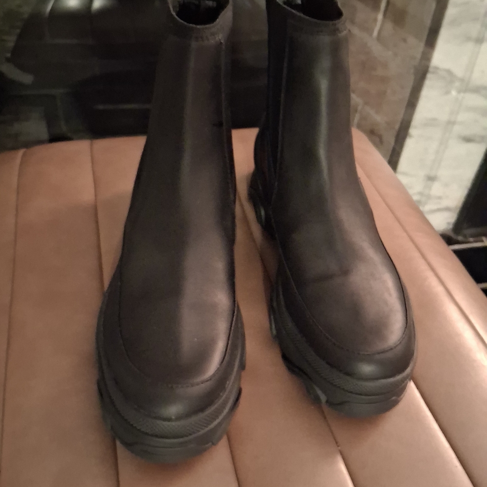 Sorel Black Chelsea Lug Ankle Boots